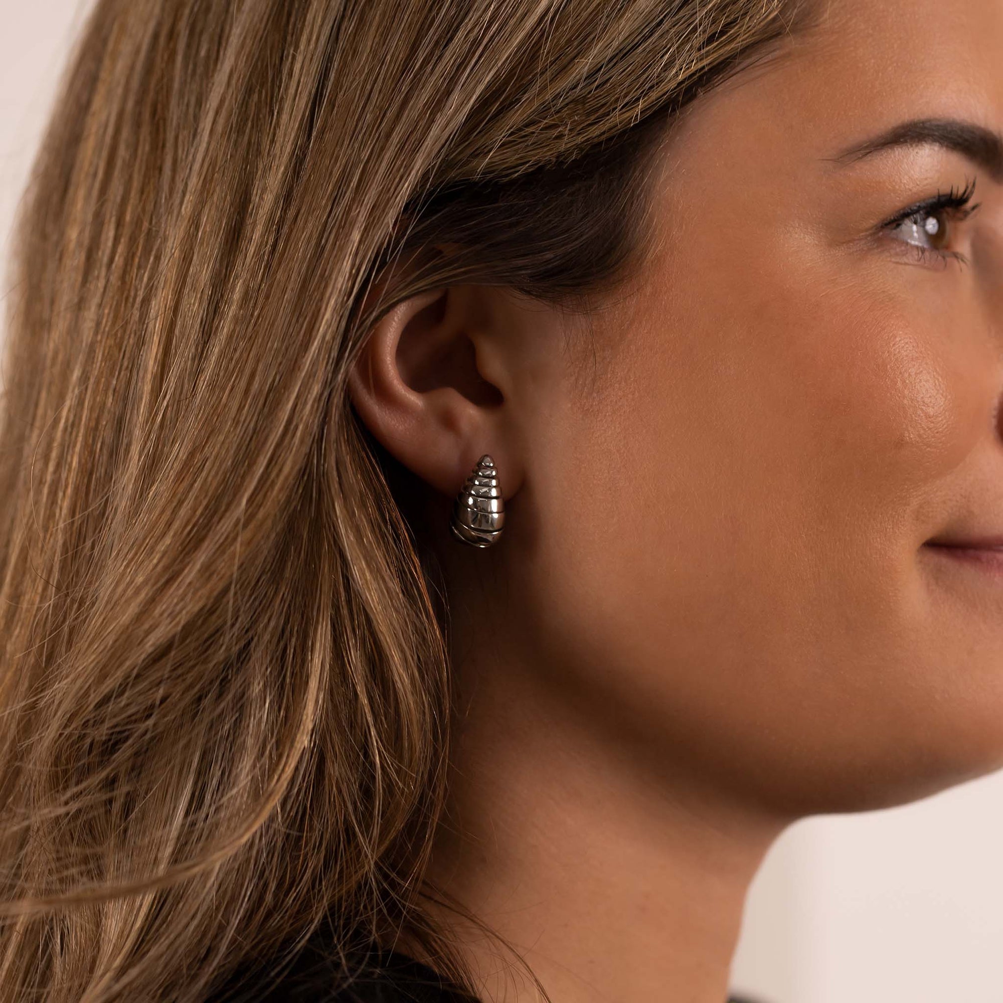 Curled drop earrings - No discoloration